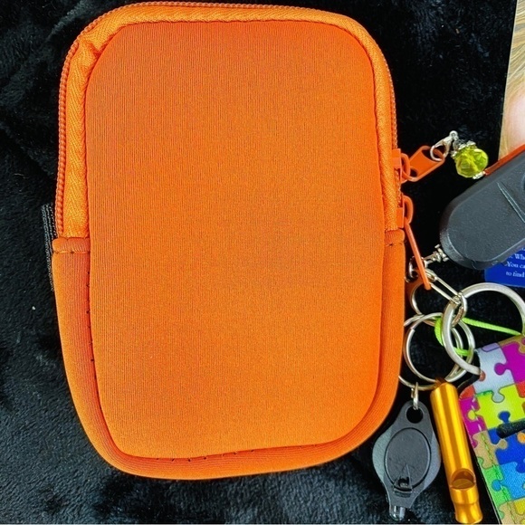 Water Bottle Pocket Key Finder Whistle Flashlight Compass - Picture 2 of 9